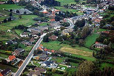 225px-Centre_of_Hekelgem,_Belgium_(aerial_view)